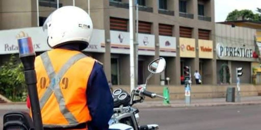 Kinshasa : Enquête ouverte après la mort de Kabeya Senda Fiston de la circulation, des accusations visent la Première ministre