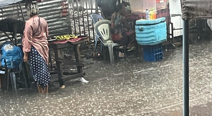 Kinshasa sous les eaux : nouvelles inondations engloutissent la capitale déjà fragilisée