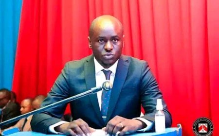 Lubumbashi serre la vis sur la publicité urbaine : le maire suspend toute nouvelle installation de panneaux