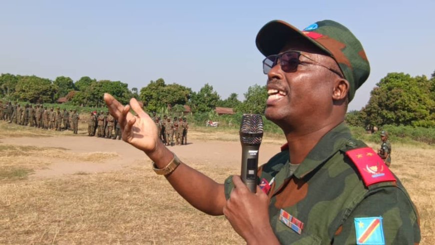 Kikwit : Le Général-Major Padiri Muhizi Jonas Réaffirme l'Exigence de Discipline Militaire et Présente la Nouvelle Cheffe d'État-Major