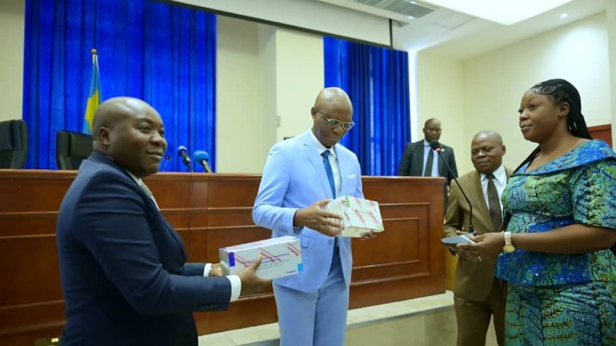 RDC : Le Laboratoire PHATKIN remet officiellement des médicaments antituberculeux locaux au Ministère de la Santé