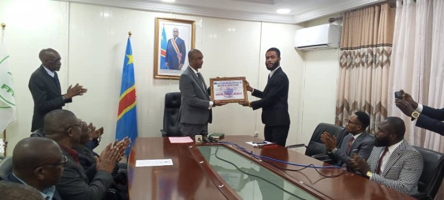 RDC : Le DG a.i. du FFN honoré par l’ASBL Groupe des Communicateurs 100% Fasthi