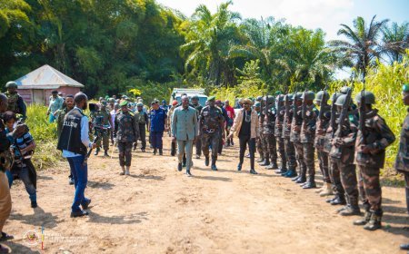 RDC : Le VPM Guy Kabombo visite un centre d'instruction militaire délaissé à Kindu