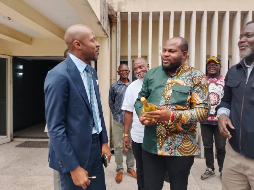 RDC : L’Union Nationale des Caméramen félicite Patrick Muyaya pour sa reconduction