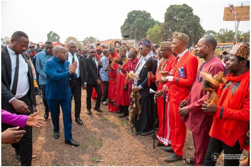 Bandundu : Le VPM de l'Intérieur, Jacquemain Shabani, en mission dans la province du Kwilu