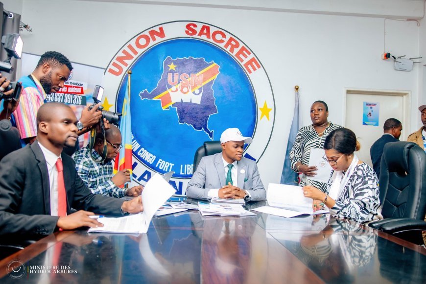 RDC: Acacia Bandubola Mbongo signe la Charte de l'Union Sacrée et réaffirme son engagement