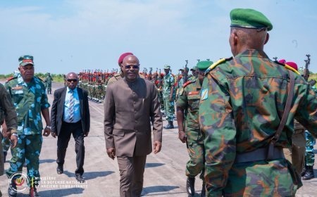 FARDC : Le VPM Kabombo Muadiamvita inspecte le Centre d’Instruction de Kamina