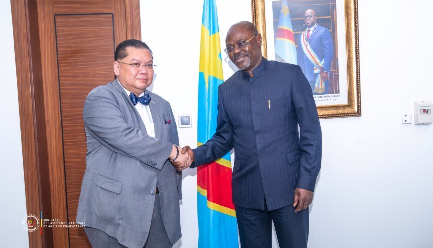 RDC: Le VPM Guy Kabombo Muadiamvita reçoit l'ancien émissaire américain Peter Pham