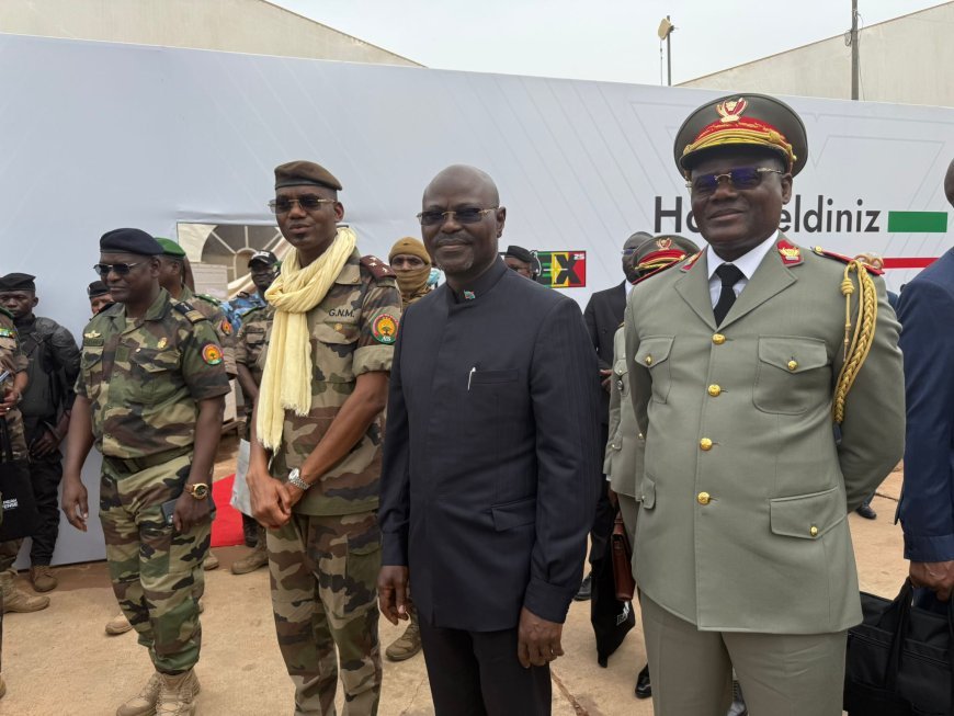 Mali : Le VPM Guy Kabombo Muadiamvita participe au Salon BAMZEX 25 pour dynamiser l'industrie congolaise à Bamako