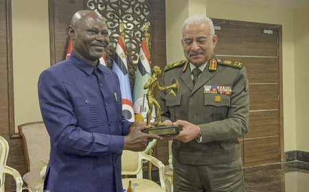 Égypte : Guy Kabombo renforce son ambition militaire à l'EDEX 2025 au Caire
