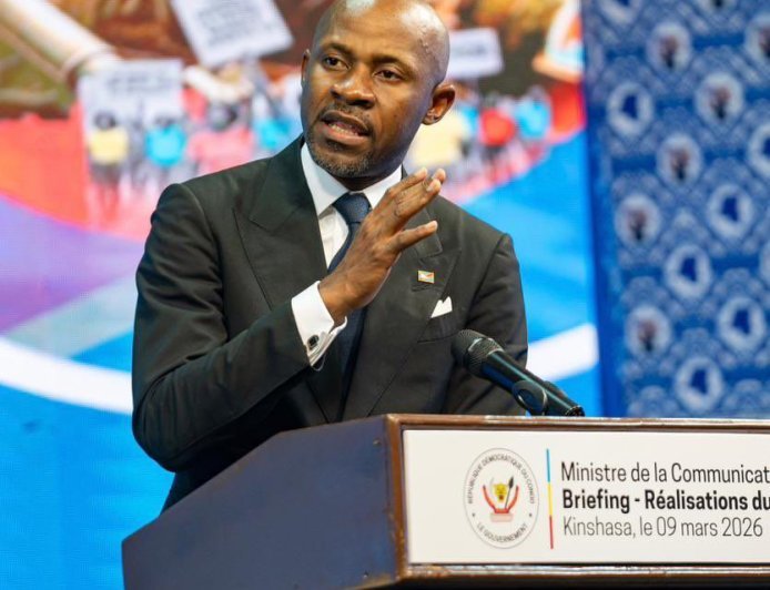 Révision de la Constitution : Patrick Muyaya appelle au calme