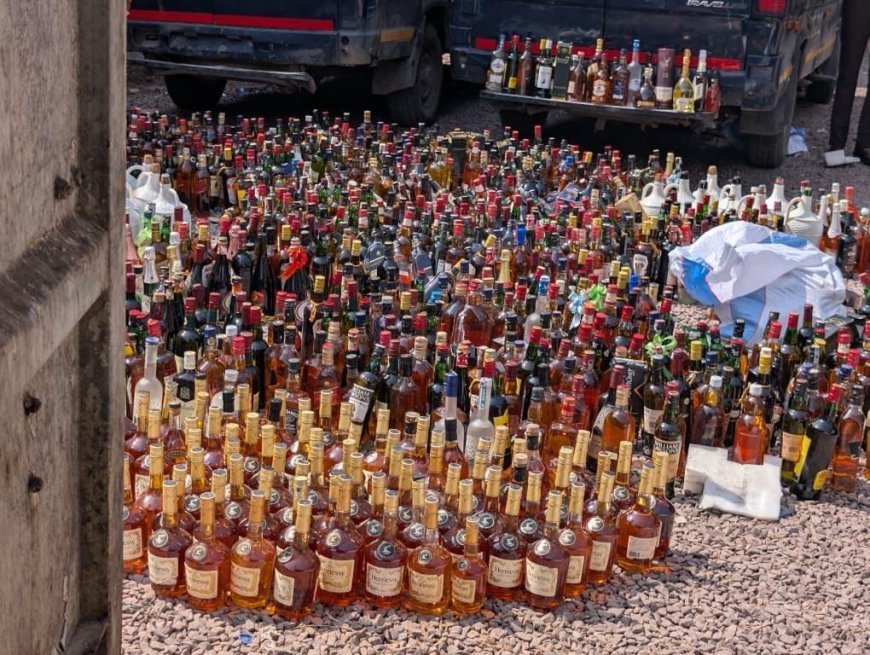 Kinshasa : saisie record de plus de 3 700 bouteilles d'alcool périmé par la Police judiciaire