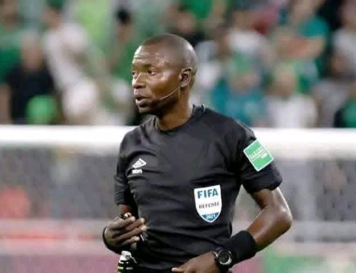 Mondial 2026 : la FIFA publie sa liste d’arbitres, Jean-Jacques Ndala absent de la sélection finale