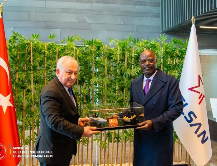 Coopération militaire : Le VPM Guy Kabombo Muadiamvita en mission de prospection industrielle à Ankara pour moderniser les FARDC