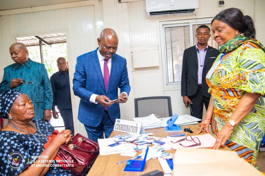 RDC : Défense, Guy Kabombo s'enquiert de l'état d'avancement du contrôle physique des agents civils