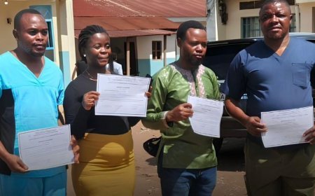 Ituri : quatre personnels soignants guéris du virus Ebola Bundibugyo sortent du centre de traitement à Bunia