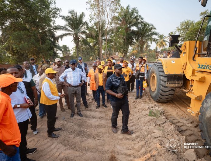 Lodja : Daniel Mukoko Samba en tournée pour relancer infrastructures et économie