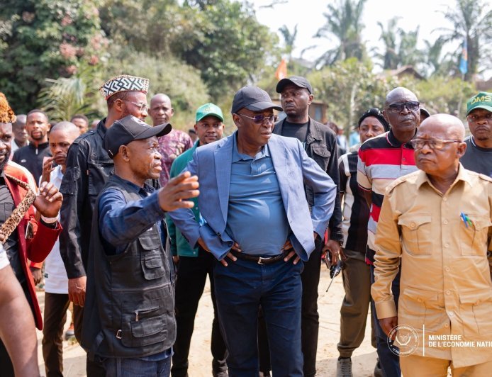 Daniel Mukoko Samba en tournée dans le Sankuru : entre infrastructures suspendues, mémoire de Lumumba et espoirs de développement