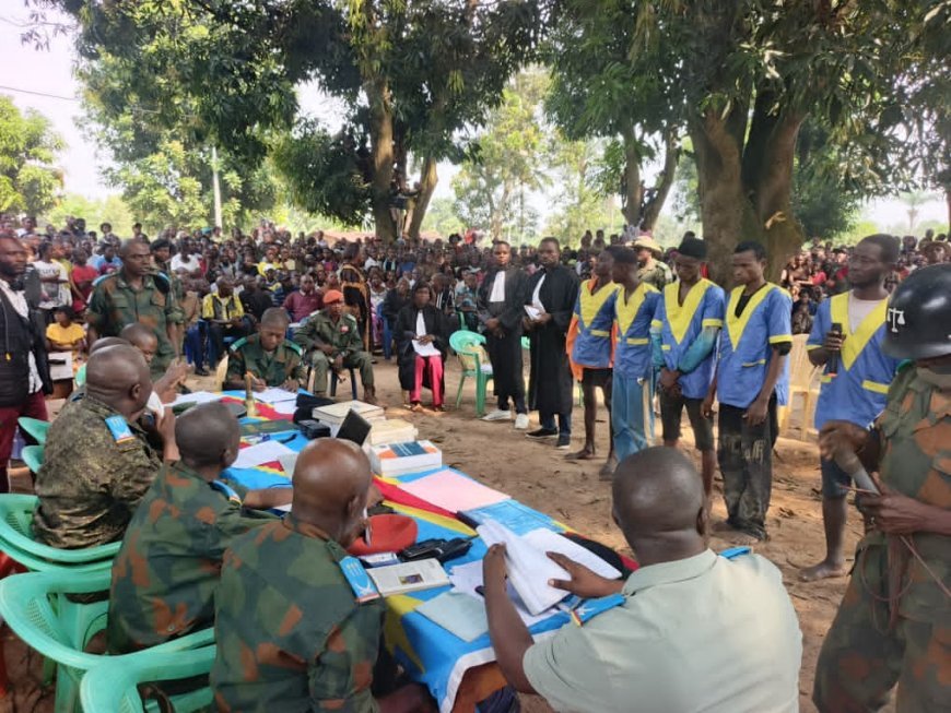 Kwilu : Cinq présumés bandits armés jugés en audience foraine à Kikoti