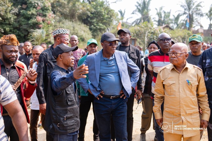Daniel Mukoko Samba en tournée dans le Sankuru : entre infrastructures suspendues, mémoire de Lumumba et espoirs de développement