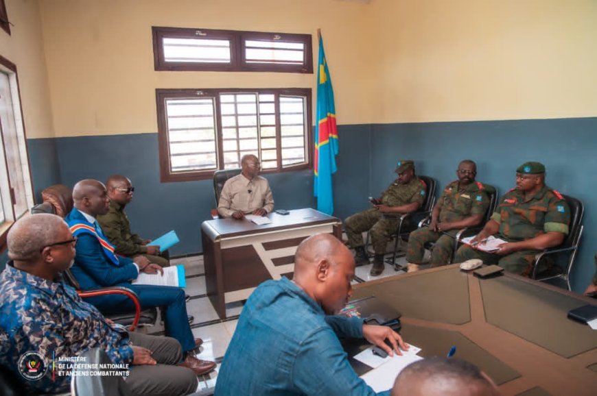 Kongo Central : Guy Kabombo préside un briefing sécuritaire à Lukula