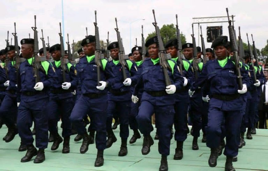 RDC : 157 886 dossiers passés au crible , le gouvernement veut mettre fin aux «policiers fantômes»