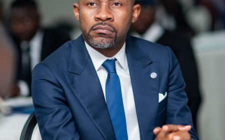 Patrick Muyaya au premier déjeuner de presse de BGFIBank : le ministre de la Communication scelle l’alliance stratégique entre banques et médias