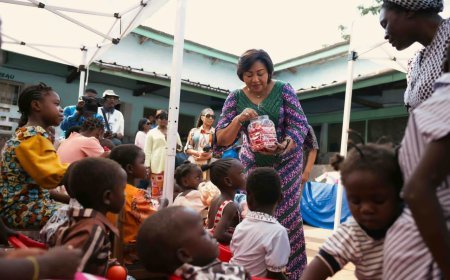 Mbuji-Mayi : Denise Nyakeru Tshisekedi au cœur de l’émotion à l’orphelinat Saint-Joseph Bena Tshibuabua