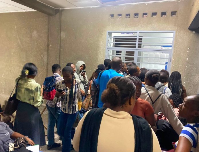 UNISIC : 100 $ pour imprimer un travail, la cupidité du comité Bayedila mise à nu alors que les étudiants sont séquestrés jusqu'à la nuit tombée