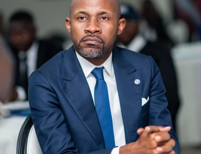 Patrick Muyaya au premier déjeuner de presse de BGFIBank : le ministre de la Communication scelle l’alliance stratégique entre banques et médias