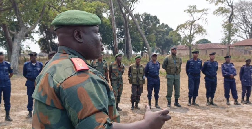 Sécurité à la frontière angolaise : Le général Moyo Rabbi en mission d’inspection à Kahemba, tolérance zéro pour les dérapages