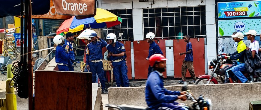Axe UPN–Kintambo : À Delvaux, la police routière transformée en « bataillon de la tracasserie » contre les Wewa