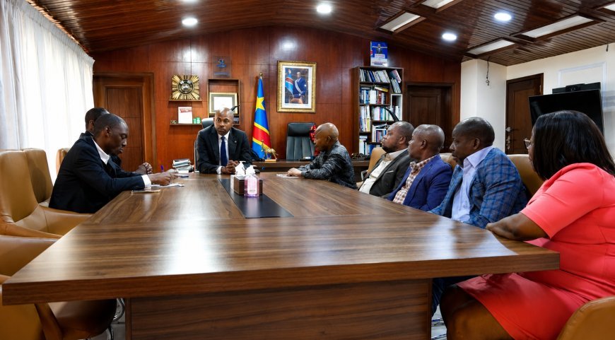 ​Médias en RDC : L’ANECO plaide auprès du ministre Muyaya pour l’aboutissement de la chaîne graphique nationale