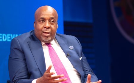 RDC : Molendo Sakombi dévoile un plan d’urgence pour l’eau et l’électricité lors du bilan du Gouvernement Suminwa II