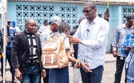 FUNA : 48 nouvelles bourses « Patrick Muyaya » remises à des élèves de cinq établissements scolaires