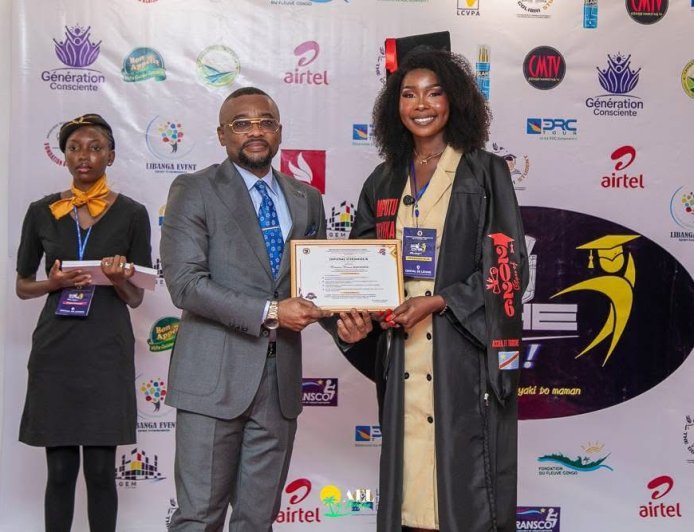 RDC : l’administrateur Dieunit Kanyinda honoré par les étudiants finalistes de l’ISP Gombe