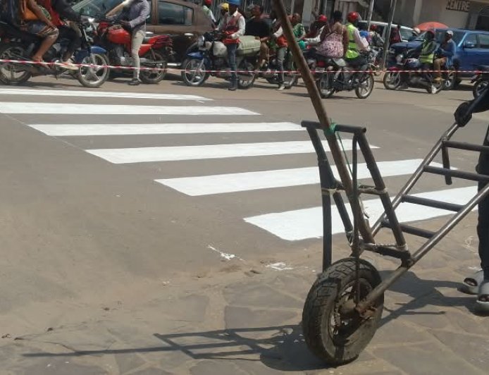 Kisangani : la CNPR attaque le fléau des accidents avec une nouvelle signalisation sur le boulevard du 30 Juin