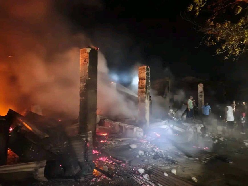 Dévastateur incendie à l'Intendance de l’ESU à Kisangani : les étudiants sous le choc, les secours appelés à se mobiliser