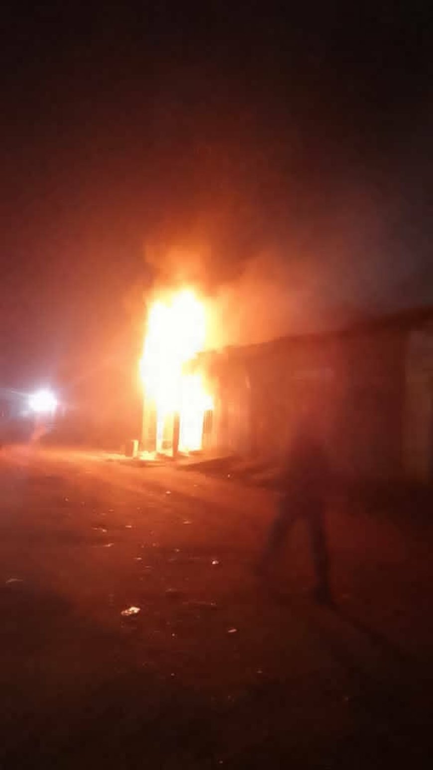 RDC – Beni : Un incendie ravage un parking et touche les installations de la RTKA dans la commune de Beu