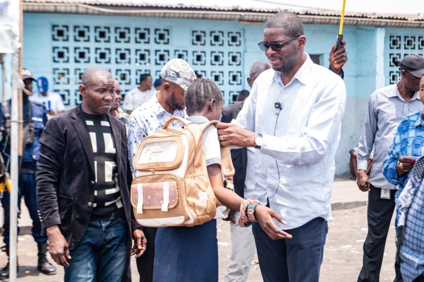 FUNA : 48 nouvelles bourses « Patrick Muyaya » remises à des élèves de cinq établissements scolaires