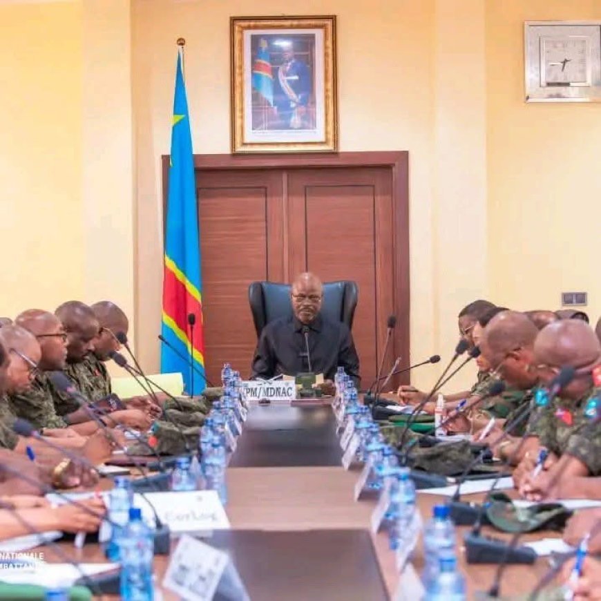 Crash de Kenge : Guy Kabombo réunit en urgence le Haut commandement des FARDC