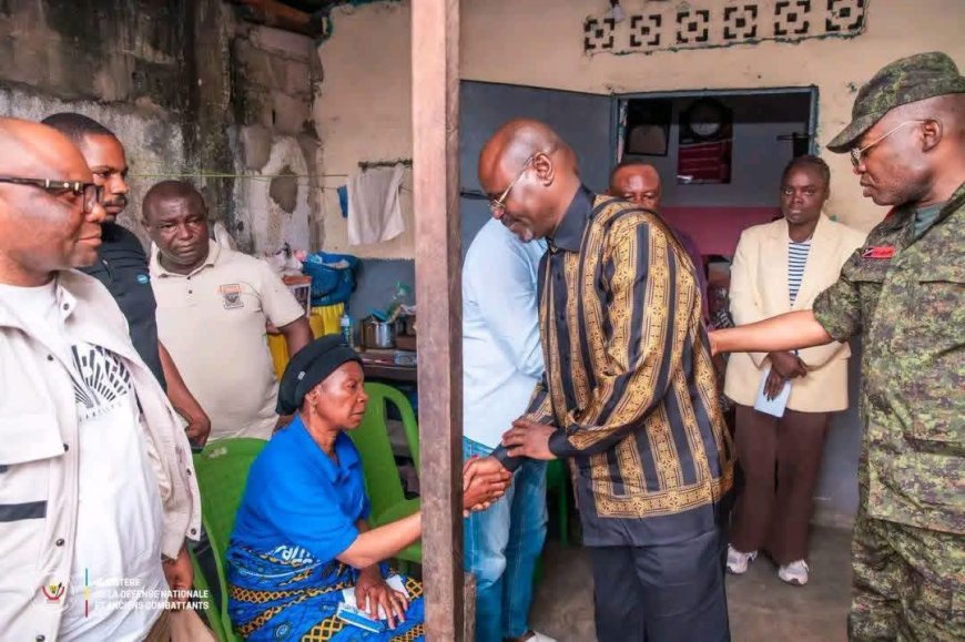 Crash de Kenge : Guy Kabombo Muadiamvita exprime la solidarité des FARDC aux familles des victimes