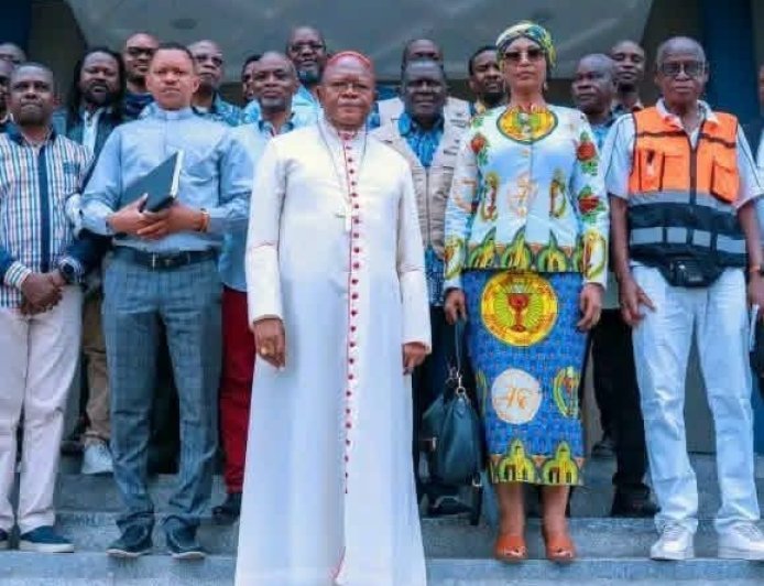 Kinshasa : le cardinal Fridolin Ambongo visite le chantier de l’église Saint-Luc de Ma Campagne