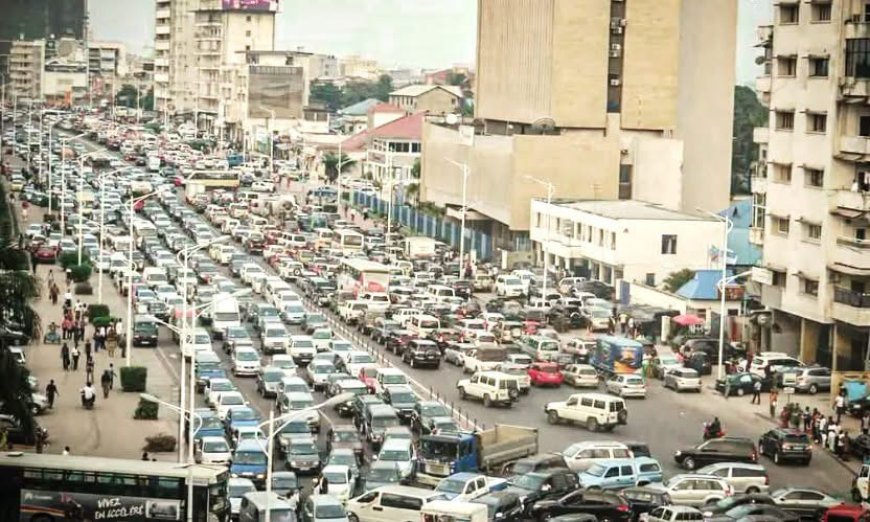 Kinshasa : les chauffeurs de transports en commun et de VTC menacent de paralyser la capitale les 19 et 20 octobre