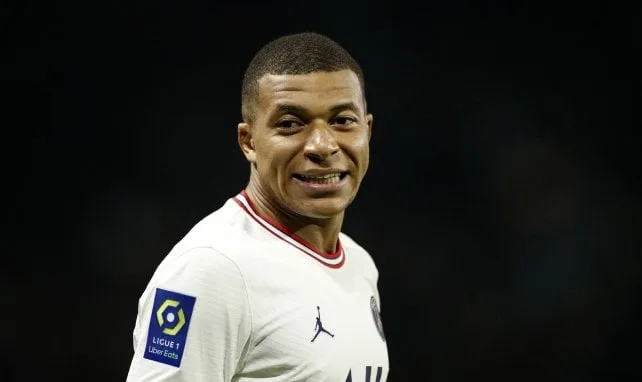 Football : Kylian Mbappe est désormais joueur du Real de Madrid