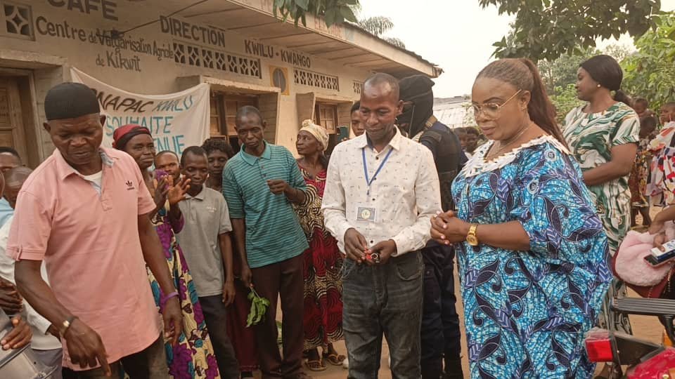 Agriculture en RDC : La directrice générale adjointe de l'Office national des produits agricoles du Congo, Berthe Kennedy Isakonge, fait l'itinérance pour la vulgarisation des produits agricoles au Grand Bandundu